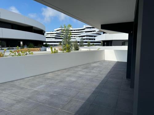 - une vue depuis l'extérieur du bâtiment dans l'établissement Appartement 6 personnes Cap d'Agde, au Cap d'Agde