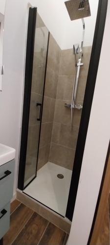 Photo de la galerie de l'établissement Appartement neuf, plein centre, quartier paisible, à Aubagne