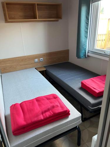Photo de la galerie de l'établissement Camping 4 étoiles Mobil-Home Haut de Gamme Neuf 6 à 8 pers, à Canet