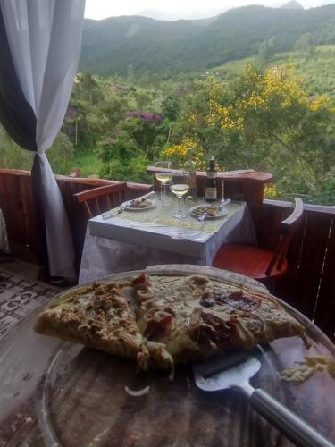 Pemandangan gunung umum atau pemandangan gunung yang diambil dari inn ini