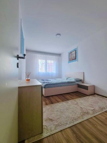 Una cama o camas en una habitación de Modern Apartment Street C