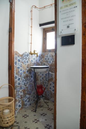Ένα μπάνιο στο LE TRE NINFE Cinisi