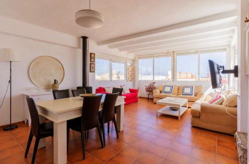 サグントにあるPreciosa casa a pie de playa Almardáのギャラリーの写真