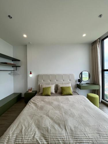 Postel nebo postele na pokoji v ubytování 2Br Vinhomes Apt Balcony City view Cozy