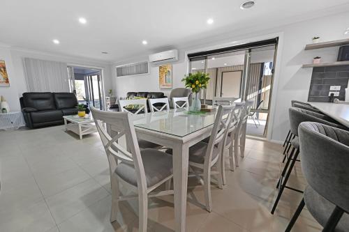 Dapur atau dapur kecil di Ophir - Large Entertainer, Sleeps 11