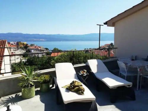 Home with magnificent sea view