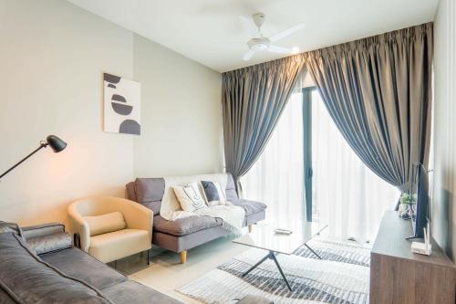 Χώρος καθιστικού στο Datum Jelatek Residence by Airhost