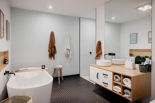 Gambar di galeri bagi Serenity by the Sea di Turners Beach