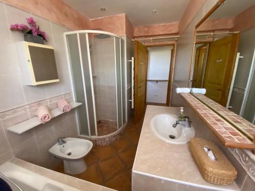 Koupelna v ubytování Villa pour 4 personnes proche Santa Giulia