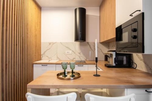 Dapur atau dapur kecil di Jacuzzi Urban Heaven Studio
