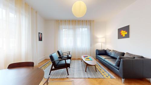 Posezení v ubytování Charming flat in the heart of Sierre