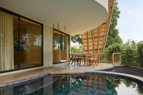Der Swimmingpool an oder in der Nähe von dusitD2 Khao Yai