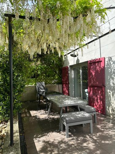 Photo de la galerie de l'établissement Gîte Laportella - Chambre, à Corbelin