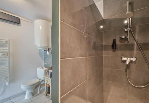 Photo de la galerie de l'établissement Gîte Laportella - Chambre, à Corbelin