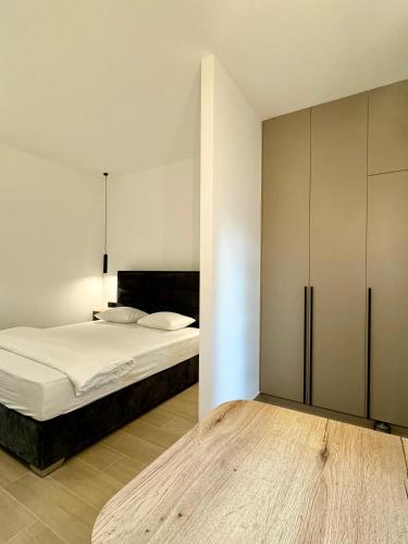 LUX Apartments