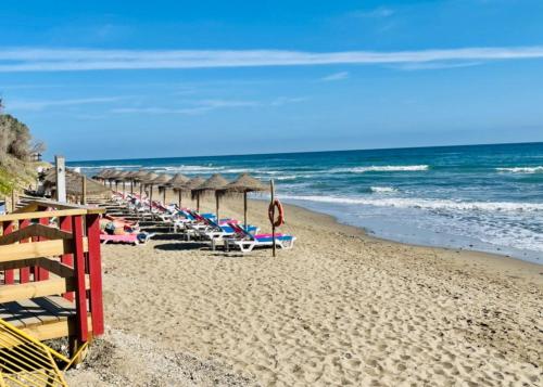Casa de 5 Dormitorios Cerca de la Playa en Marbella Elviria photo 28