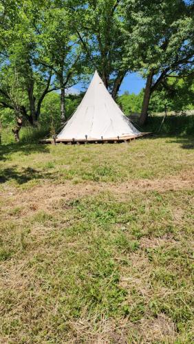 Příroda nedaleko luxury tent