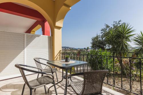 Балкон или терраса в P Koklas Apartments