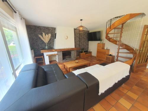 Photo de la galerie de l'établissement Gîte Au Cèdre, à Puys