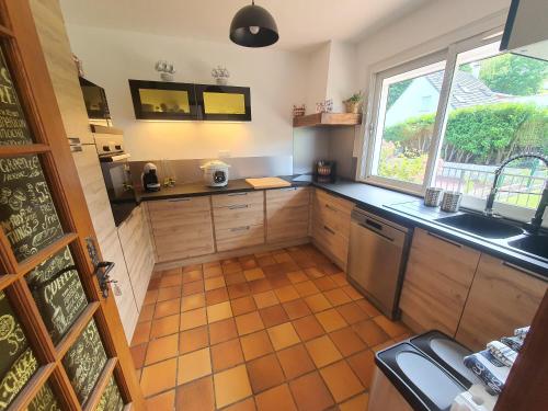 Photo de la galerie de l'établissement Gîte Au Cèdre, à Puys