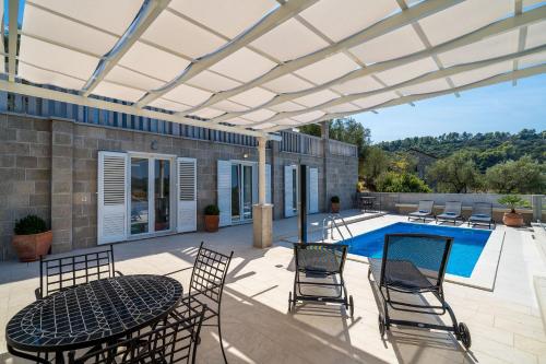 Kate's Perfect Family Villa in Elaphiti