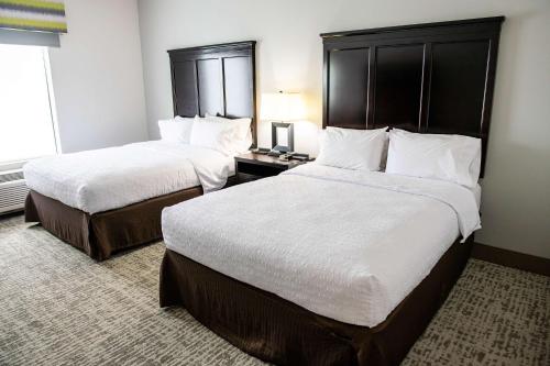 Letto o letti in una camera di Hampton Inn & Suites Effingham
