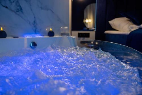 LUNA Luksusowy apartament z jacuzzi na Mazurach