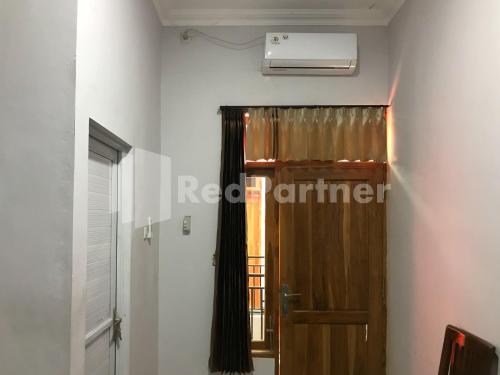 Afbeelding uit fotogalerij van Salim Living RedPartner in Lawean