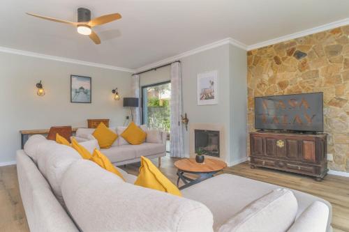 Casa Talay 4 Bedroom Pool Villa - Meia Praia Beach, Lagos