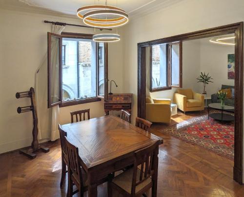 Posezení v ubytování CA ROSON Exclusive Apt in heart of Padua