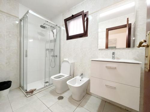 Kúpeľňa v ubytovaní Velarde Deluxe Beach Flat byCanary365