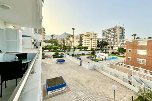Apartamento en 1ª línea de playa, piscina y parking