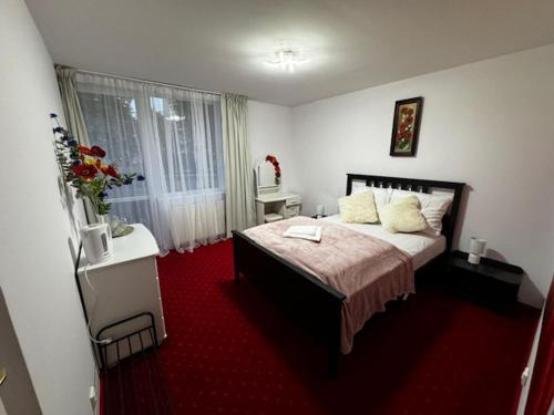 Katil atau katil-katil dalam bilik di BUTIK Hotel 350m od plaży