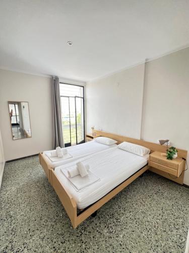 3 room apartment, 500m to beach, swimming pool, nice terrace