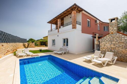 Villa mit Gym, Privatpool, BBQ