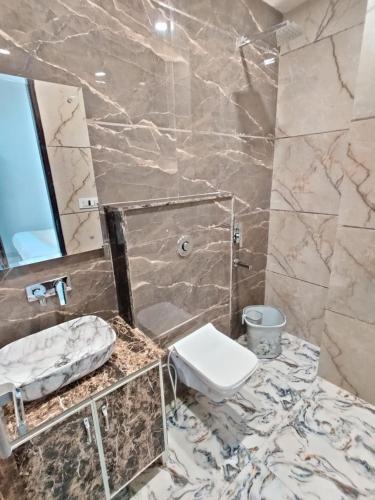Koupelna v ubytování Hotel GS Grand Amritsar