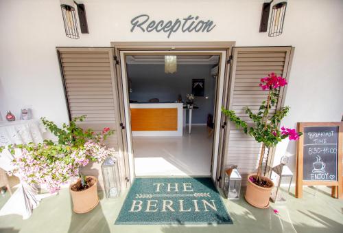 T H E BERLIN Studios and Suites