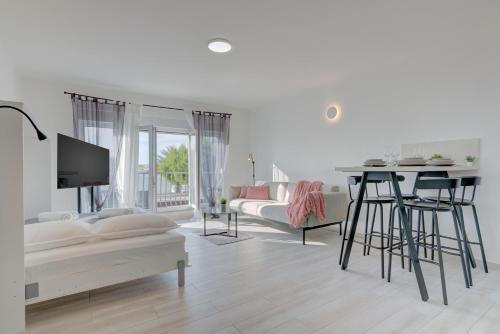 Apartment Leda with private parking