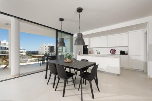 Beautiful 3 bedroom apartment in Higueron West