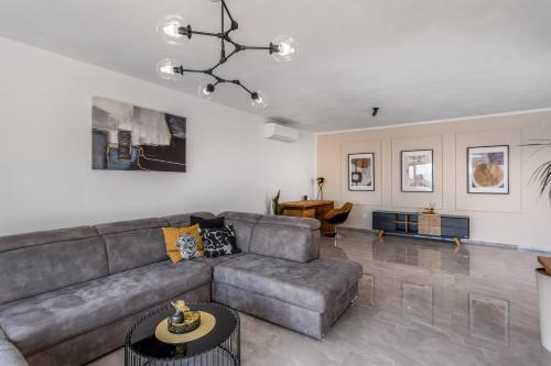 Χώρος καθιστικού στο Luxury villa BOREAS with private pool and sea view
