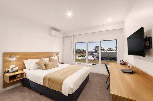 Ciloms Airport Lodge Image