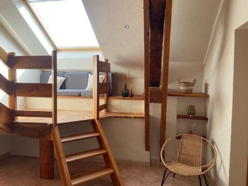 Letto o letti a castello in una camera di La Grange - Camping le Mont Orel
