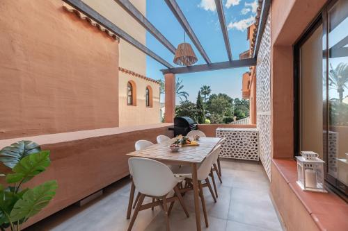 Charming Apartment Paraiso Beach