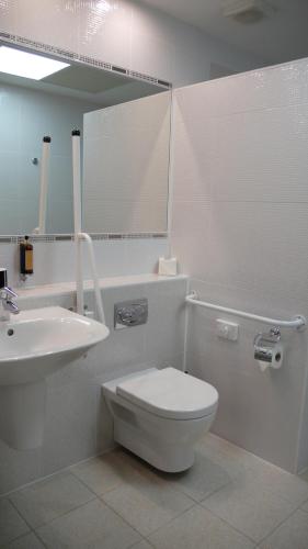 Ένα μπάνιο στο Hotel SET