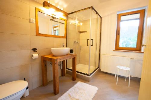 Ένα μπάνιο στο Apartment Etjan