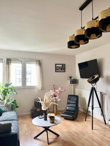 Photo de la galerie de l'établissement Chic et Lumineux - Métro à 1 min, à Levallois-Perret