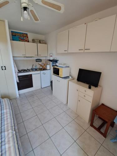 Kuchyň nebo kuchyňský kout v ubytování Studio 2 personnes, à 600 m de la mer