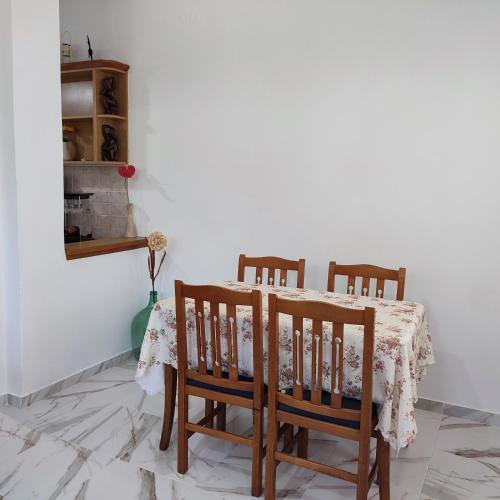 Φωτογραφία από το άλμπουμ του Voukamvilia apartment στην Παραλία Κύμης
