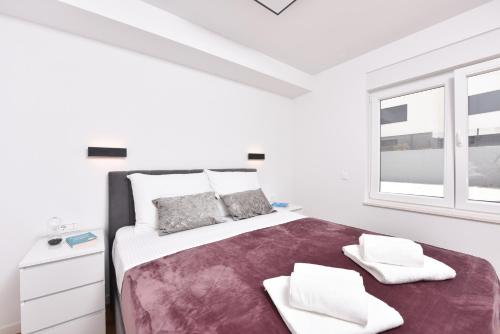Apartment Garden Retreat - Free Parking & Cozy Yard