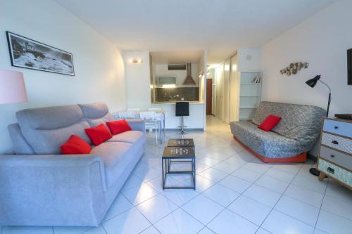 Studio in Antibes with AC Terrace & Pool - BENAKEY